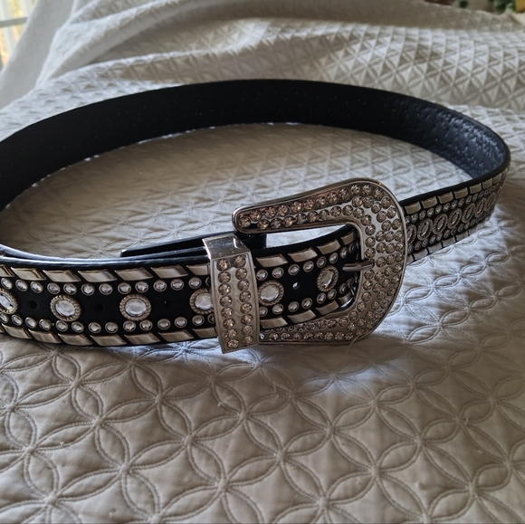 Women's bling Rodeo Cowgirl Rhinestone Leather Belt Adjustable. - Picture 2 of 6